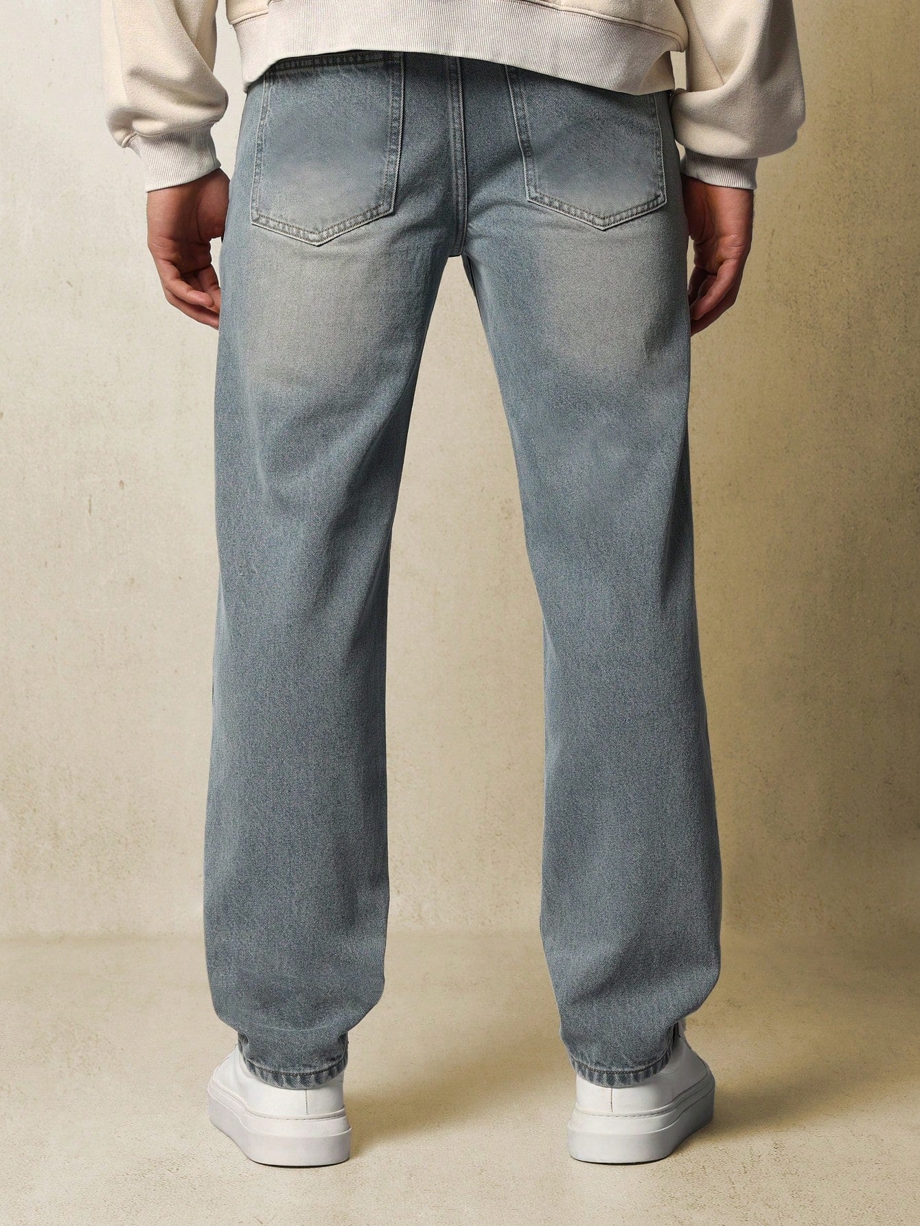 Straight Fit Washed Jean