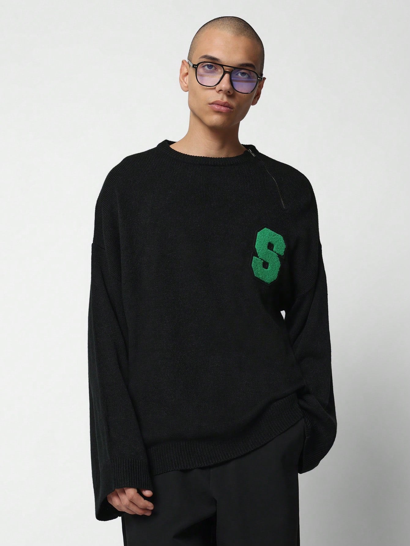 Oversized Fit Dropped Shoulder Crew Neck Jumper Sweatshirt With Embroidered Applique