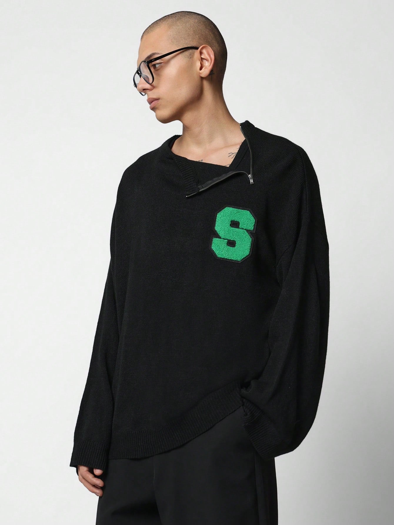 Oversized Fit Dropped Shoulder Crew Neck Jumper Sweatshirt With Embroidered Applique