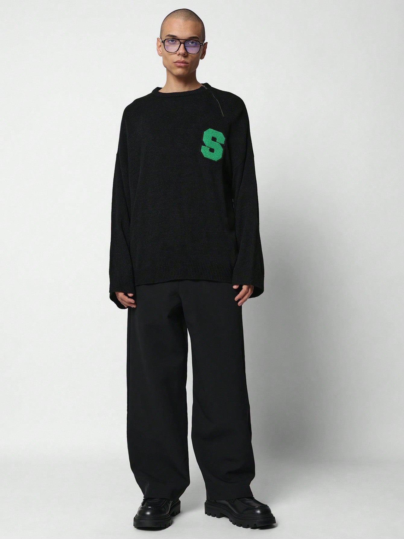 Oversized Fit Dropped Shoulder Crew Neck Jumper Sweatshirt With Embroidered Applique