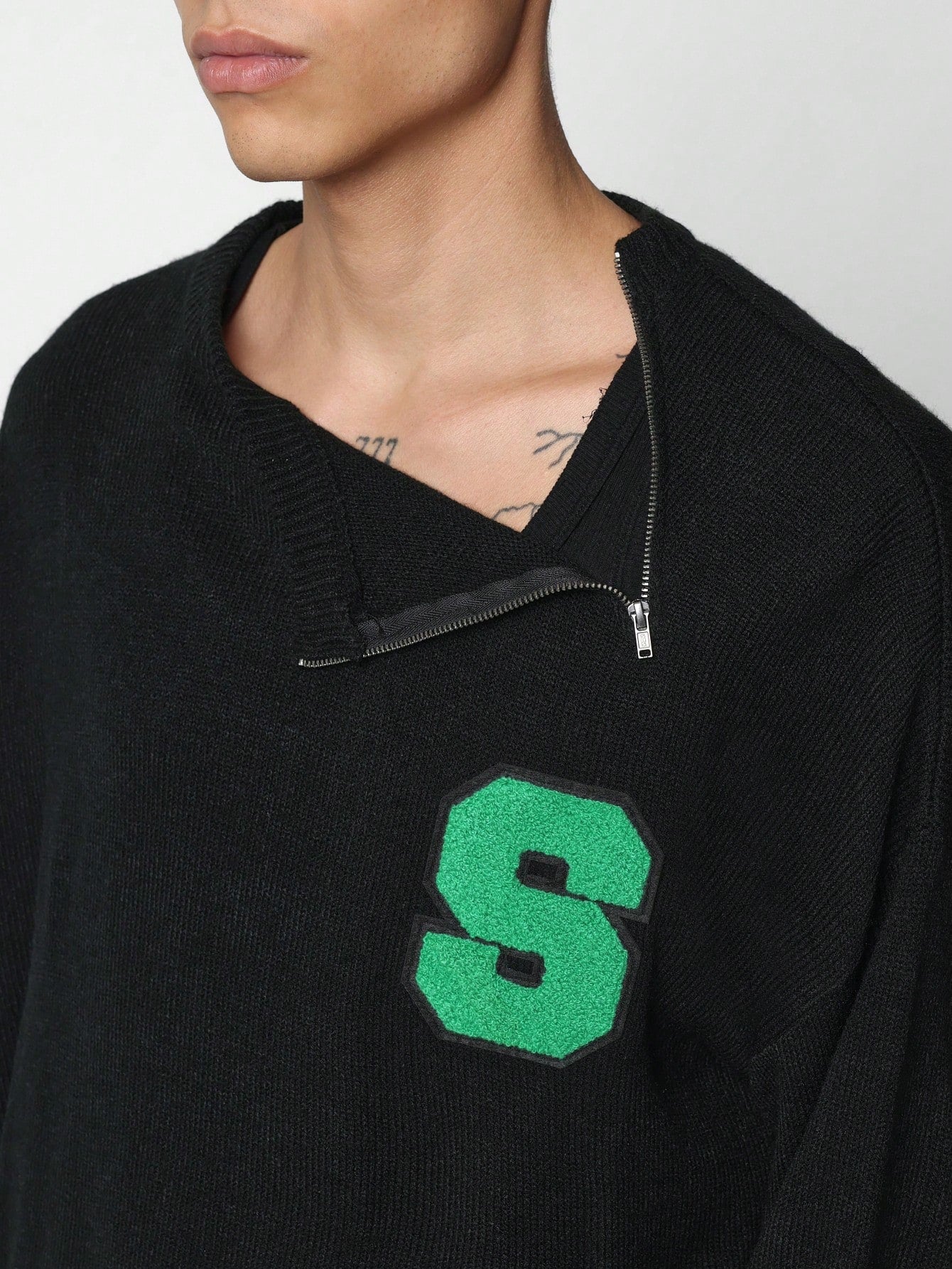 Oversized Fit Dropped Shoulder Crew Neck Jumper Sweatshirt With Embroidered Applique