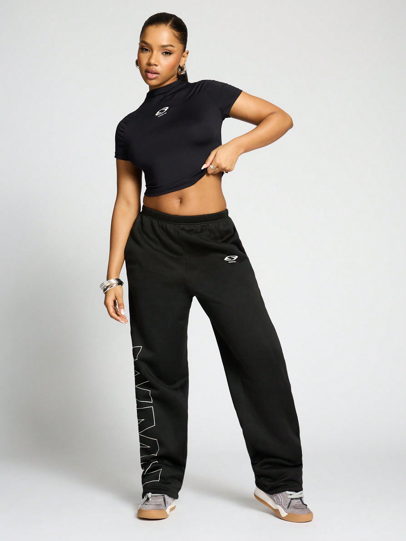 SUMWON WOMEN Logo Graphic Cropped Tee And Straight Leg Jogger Set