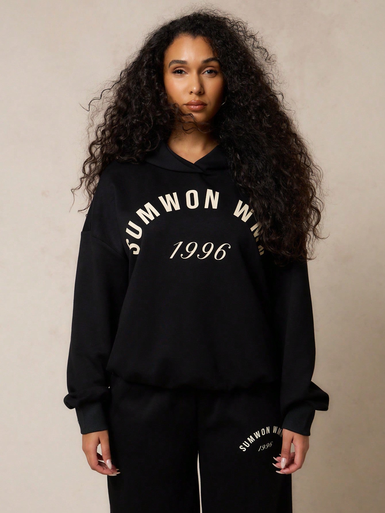 SUMWON WOMEN Essentials Graphic Oversized Hoodie