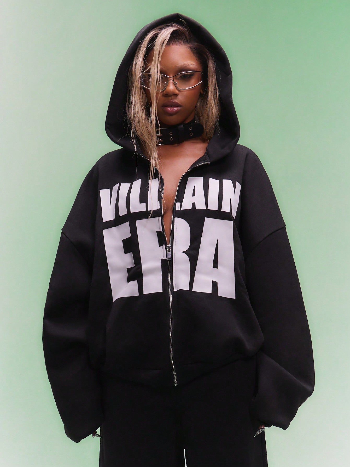 SUMWON WOMEN Overhead Zip Through Hoodie With Villain Era Graphic Print