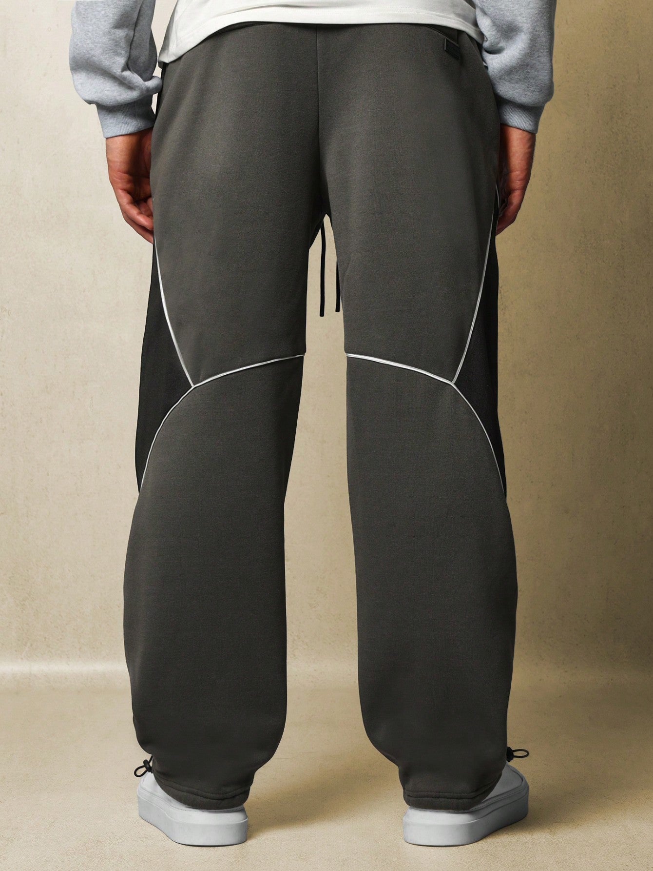 Loose Fit Contrast Panel Parachute Sweatpants With Piping & Drawstrings