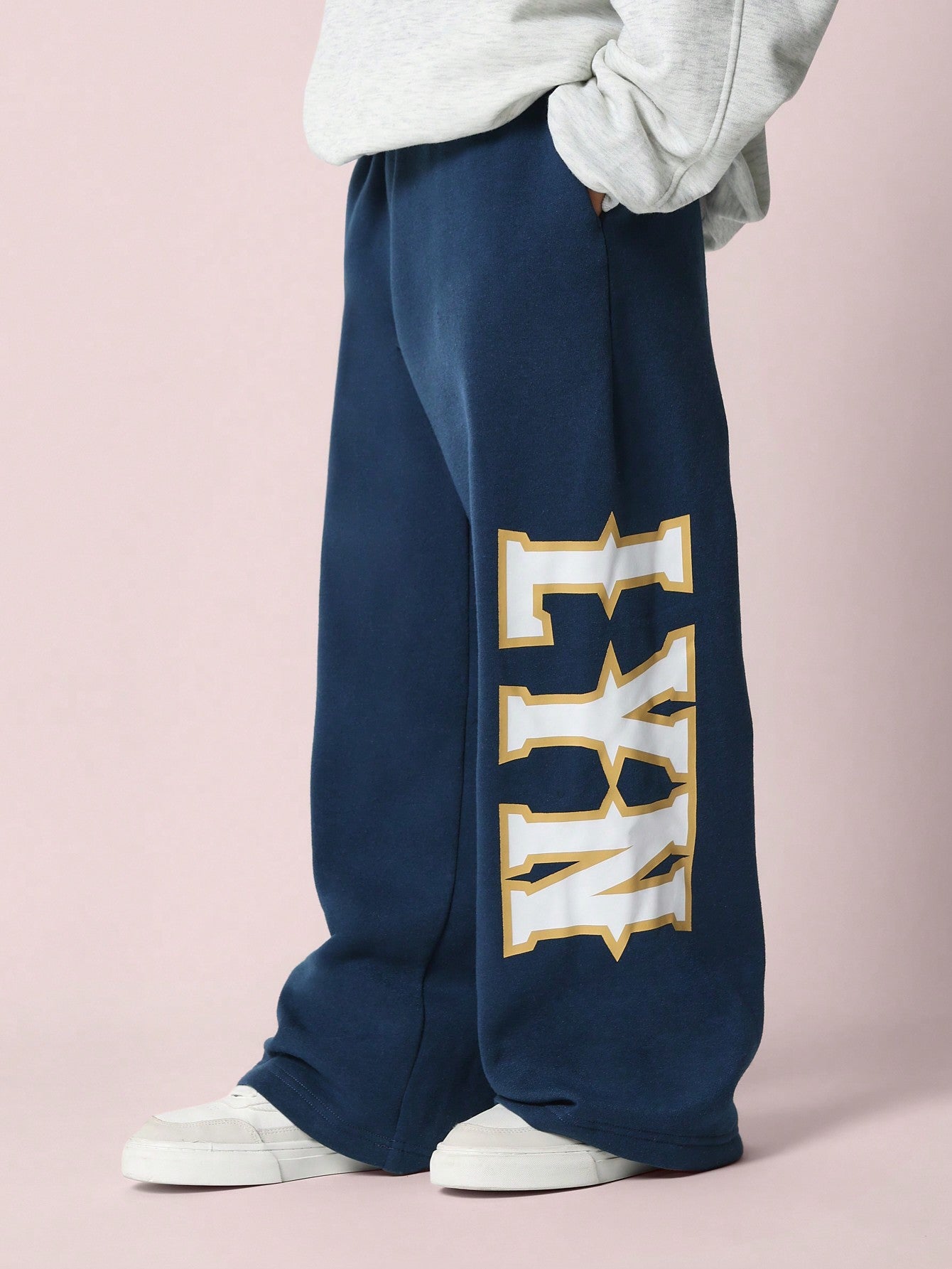 Tween Boys Drop Crotch Sweatpants With Graphic Print