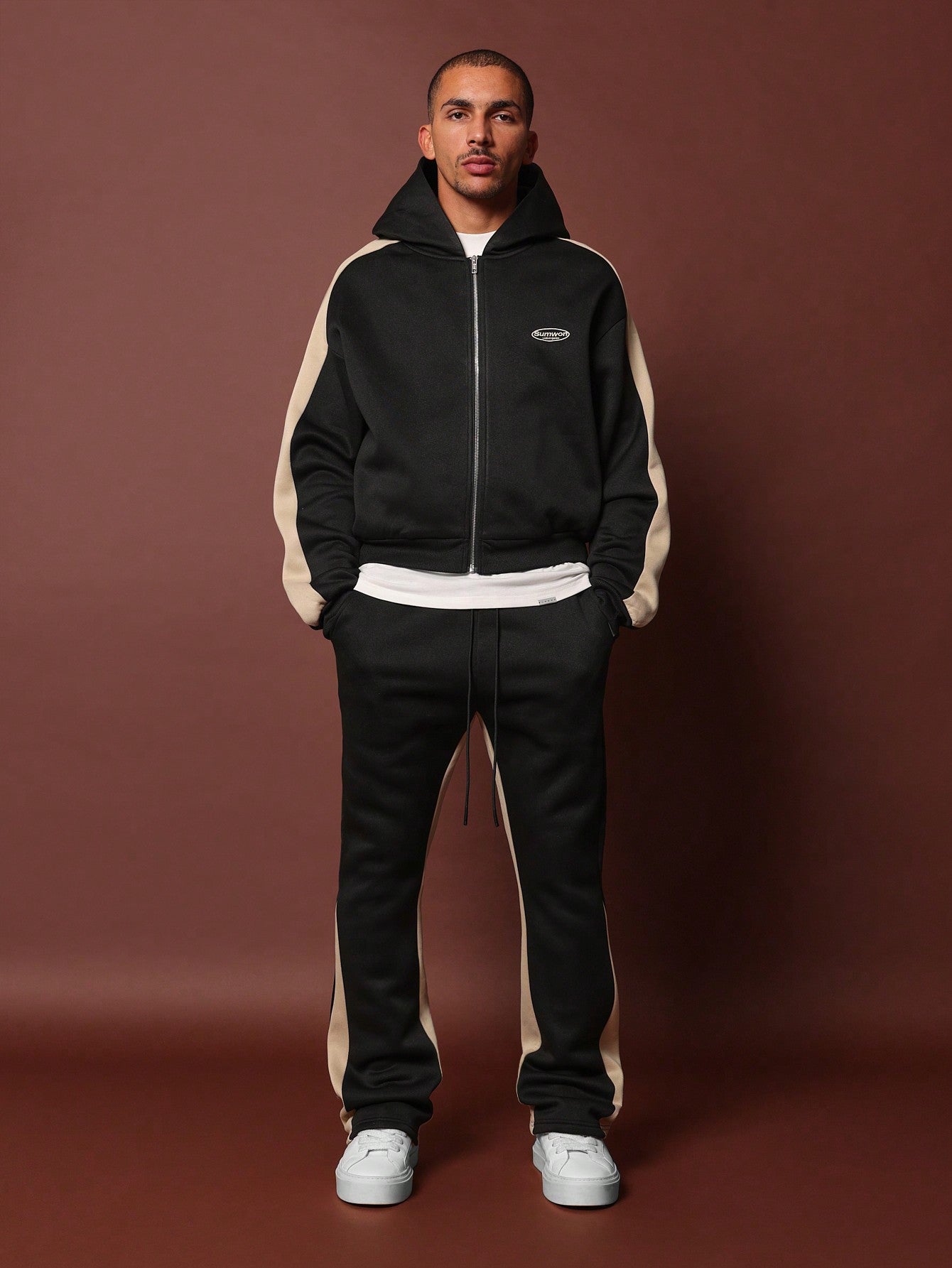 Crop Zip-Up Overhead Essential Hoodie & Flare Fit Sweatpants With Side Panels & Embroidery 2 Piece Set