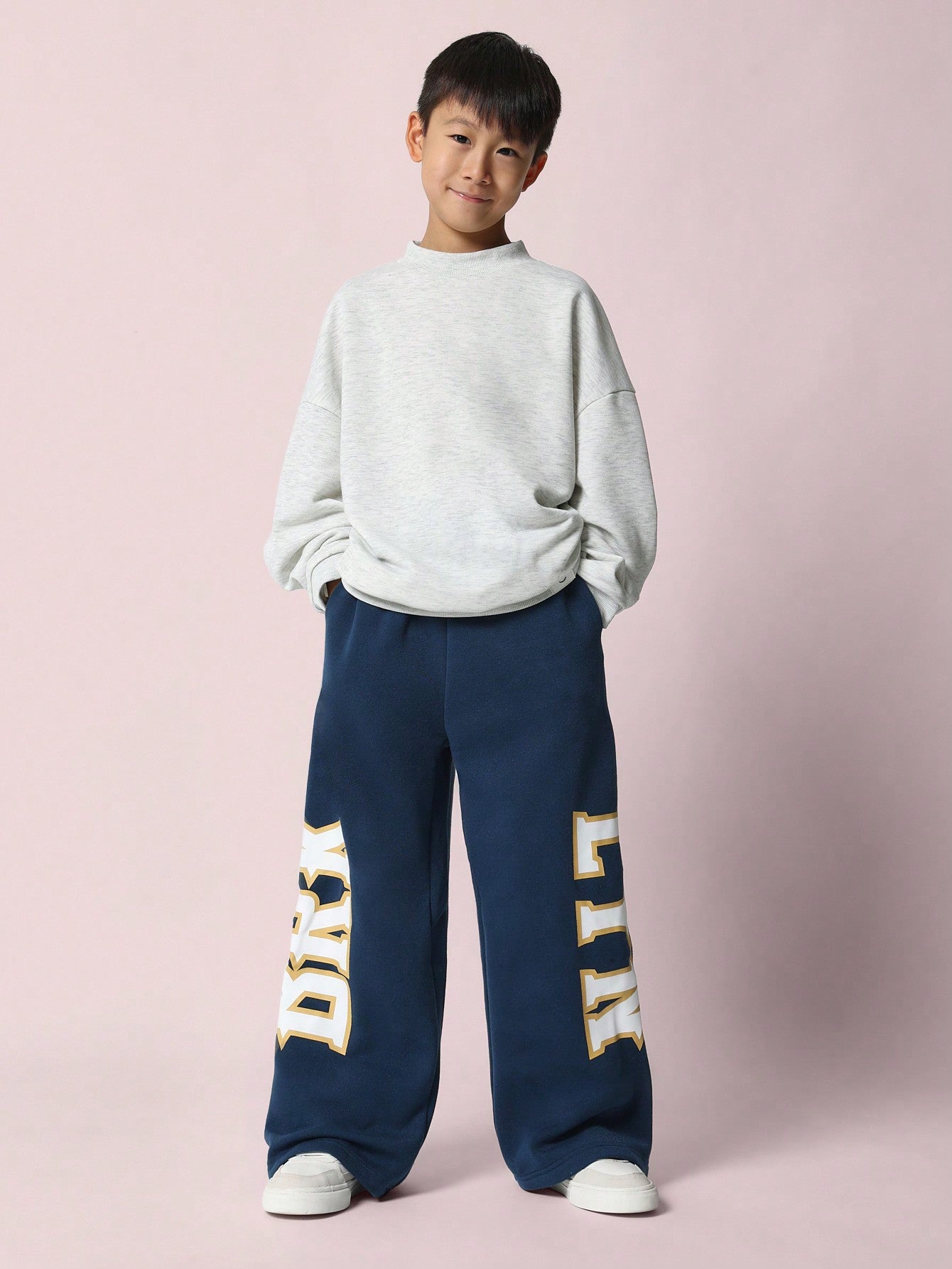 Tween Boys Drop Crotch Sweatpants With Graphic Print