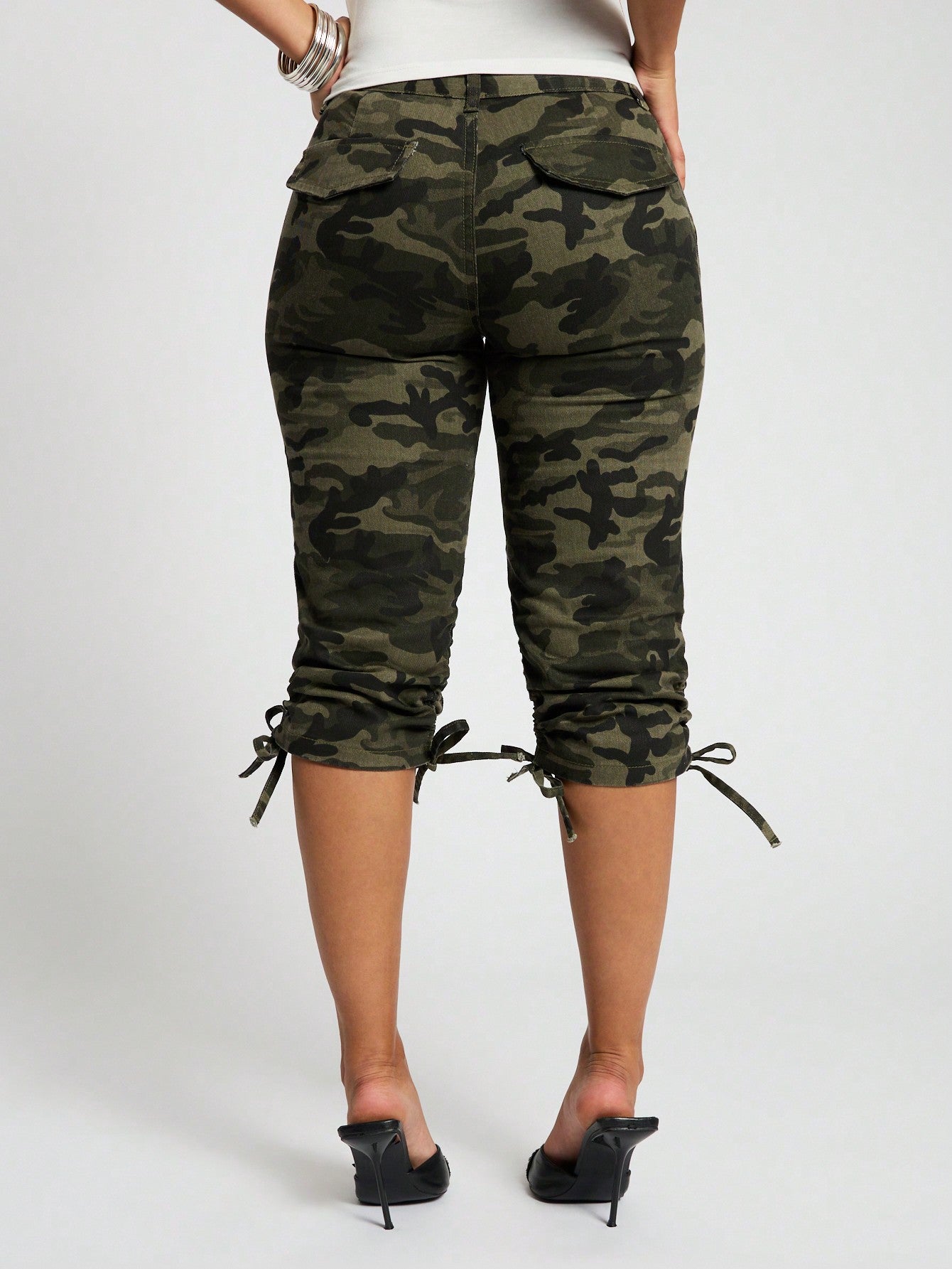 SUMWON WOMEN Camo Capri Style Trousers