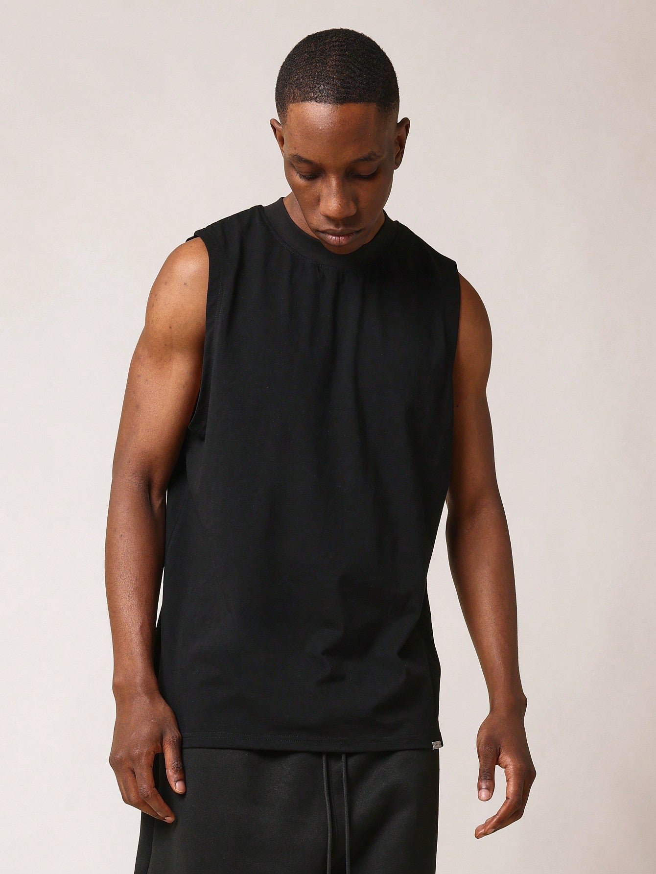 Regular Fit Essential Sleeveless Tank