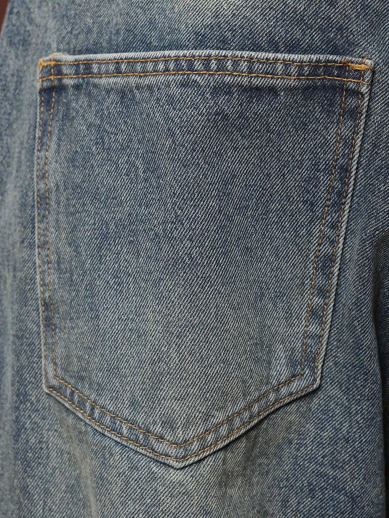 Loose Fit Dirty Wash Jean With Raw Edge Seam Details