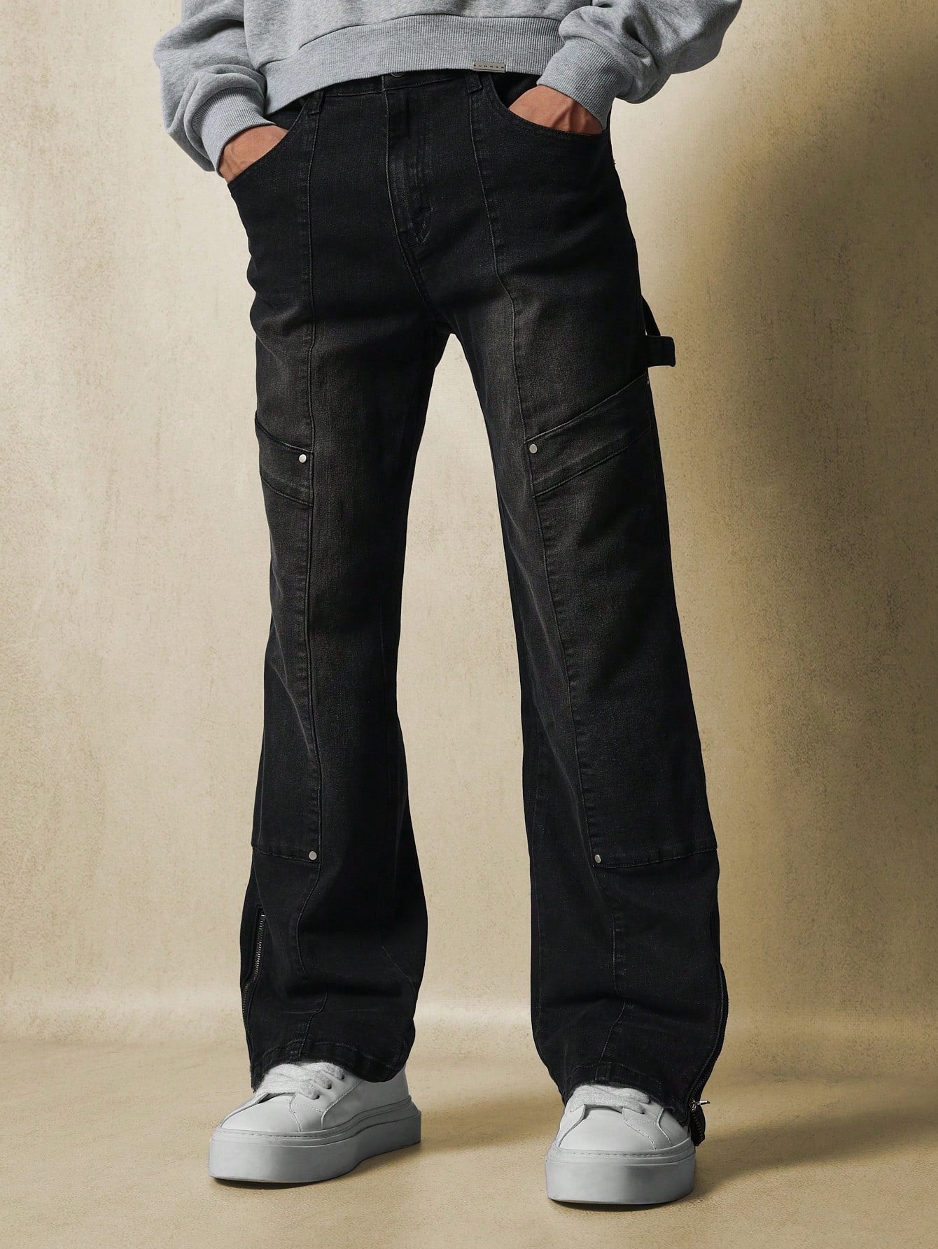 Loose Flare Fit Mid Washed Cargo Carpenter Jean