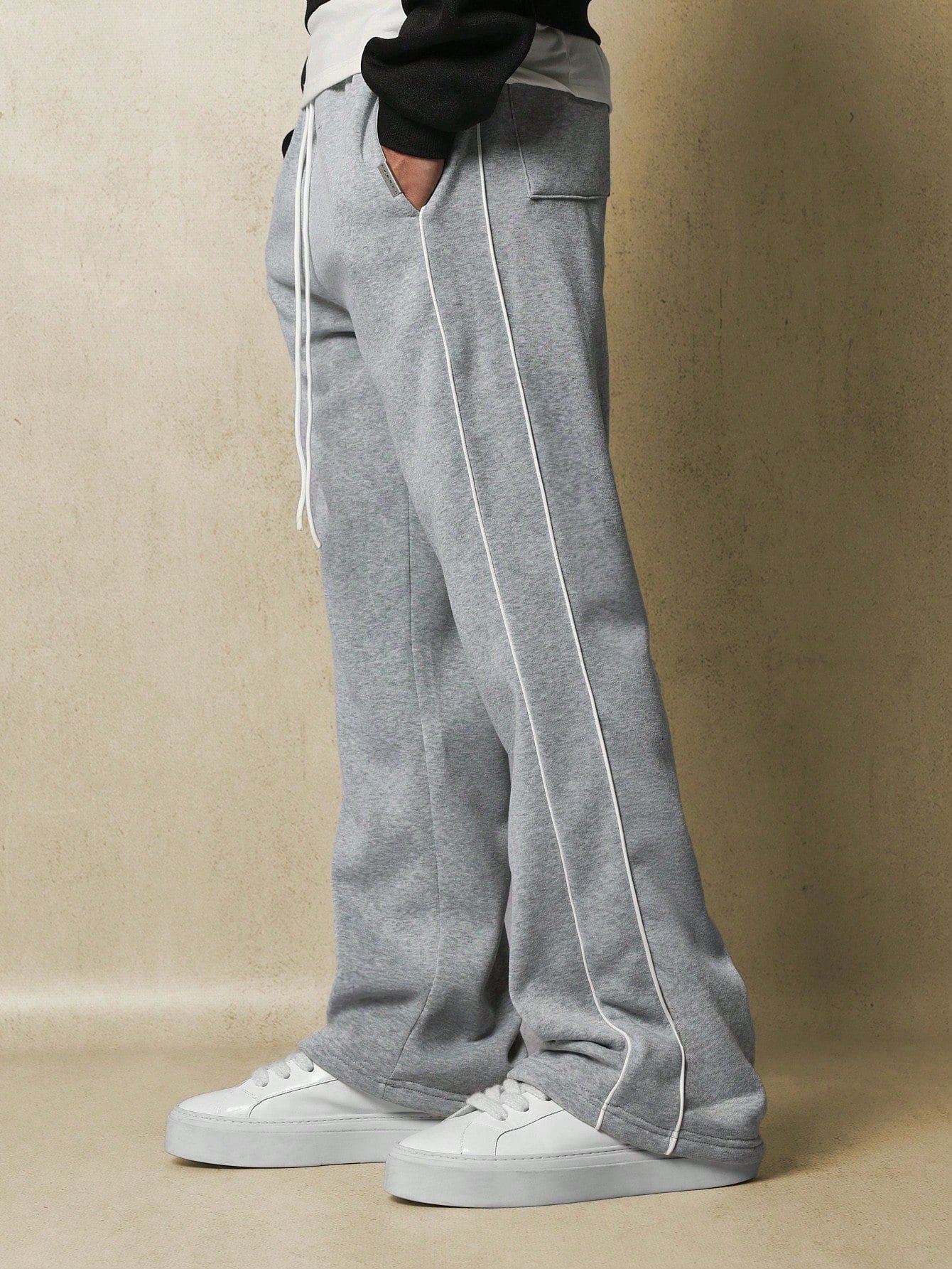 Flare Fit Sweatpants With Piping & Drawstring