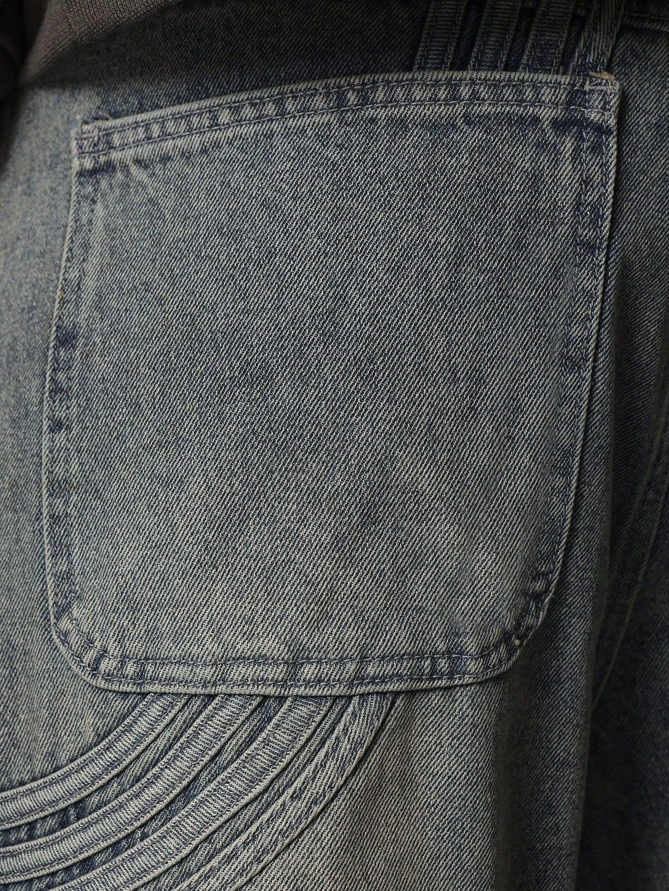 Washed Loose Fit Seamed Jean