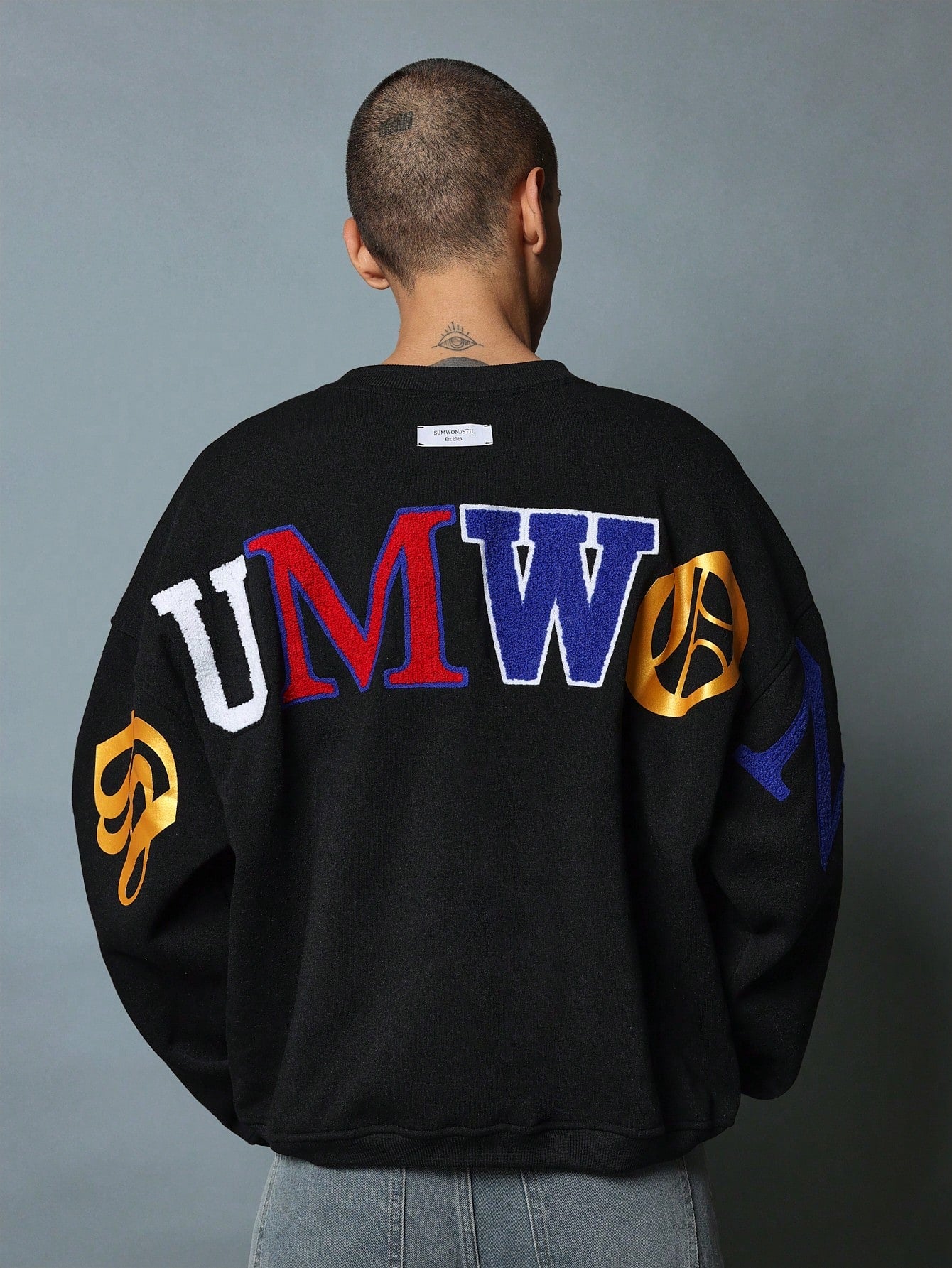 Oversized Fit Crew Neck Sweatshirt With Embroidered Large Applique Pattern & Graphic Print