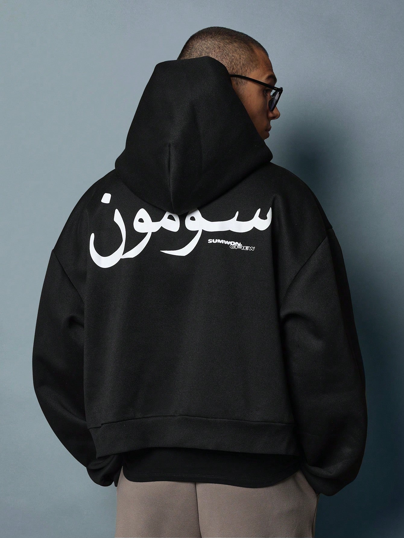 Crop Fit Zip-Up Hoodie With Arabic Letter Graphic Print