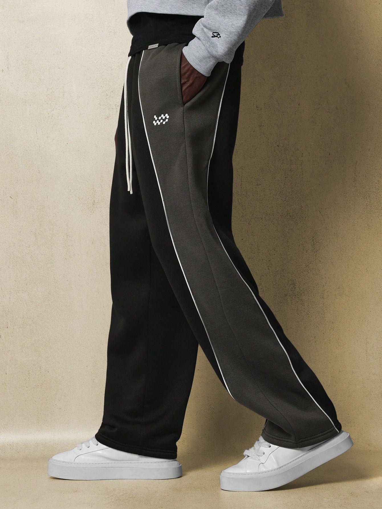 Loose Fit Colour Block Sweatpants With Small Graphic Print & Piping