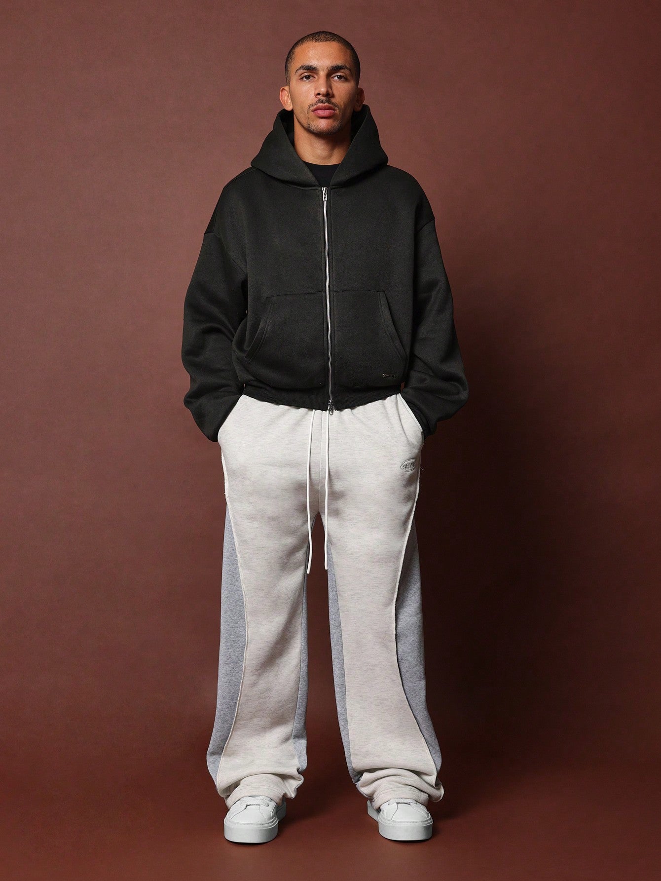 Straight Fit Colour Block & Overlock Details Sweatpants With Drawstrings