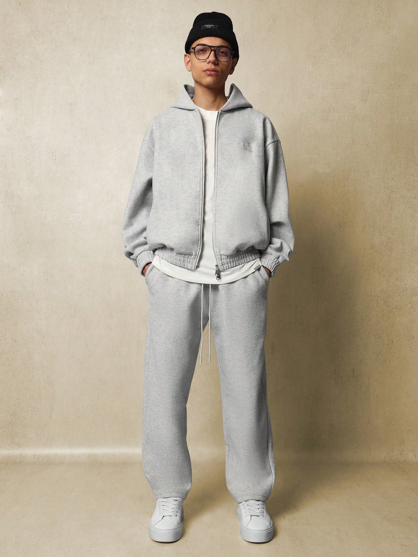 Regular Fit Zip-Up Hoodie With Barrel Fit Sweatpants 2 Piece Set