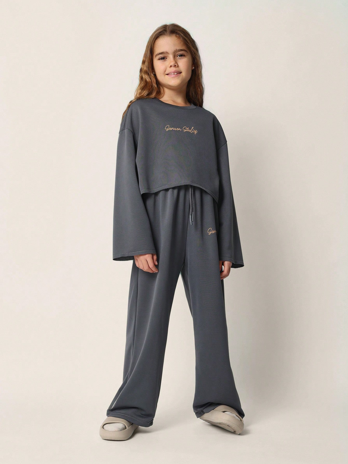 Tween Girls Everyday Play Crop Sweatshirt And Drop Crotch Sweatpants With Embroidery 2 Piece Set