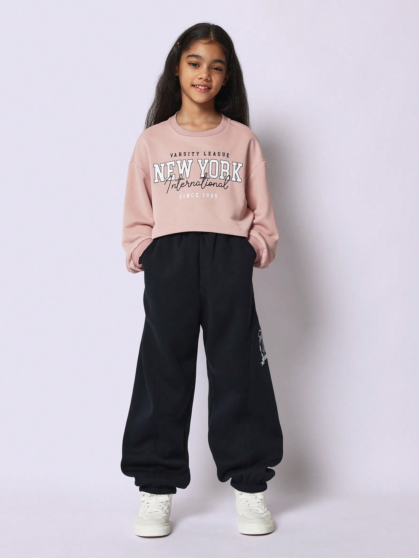 Tween Girls Comfy 90'S Jogger With Embroidery