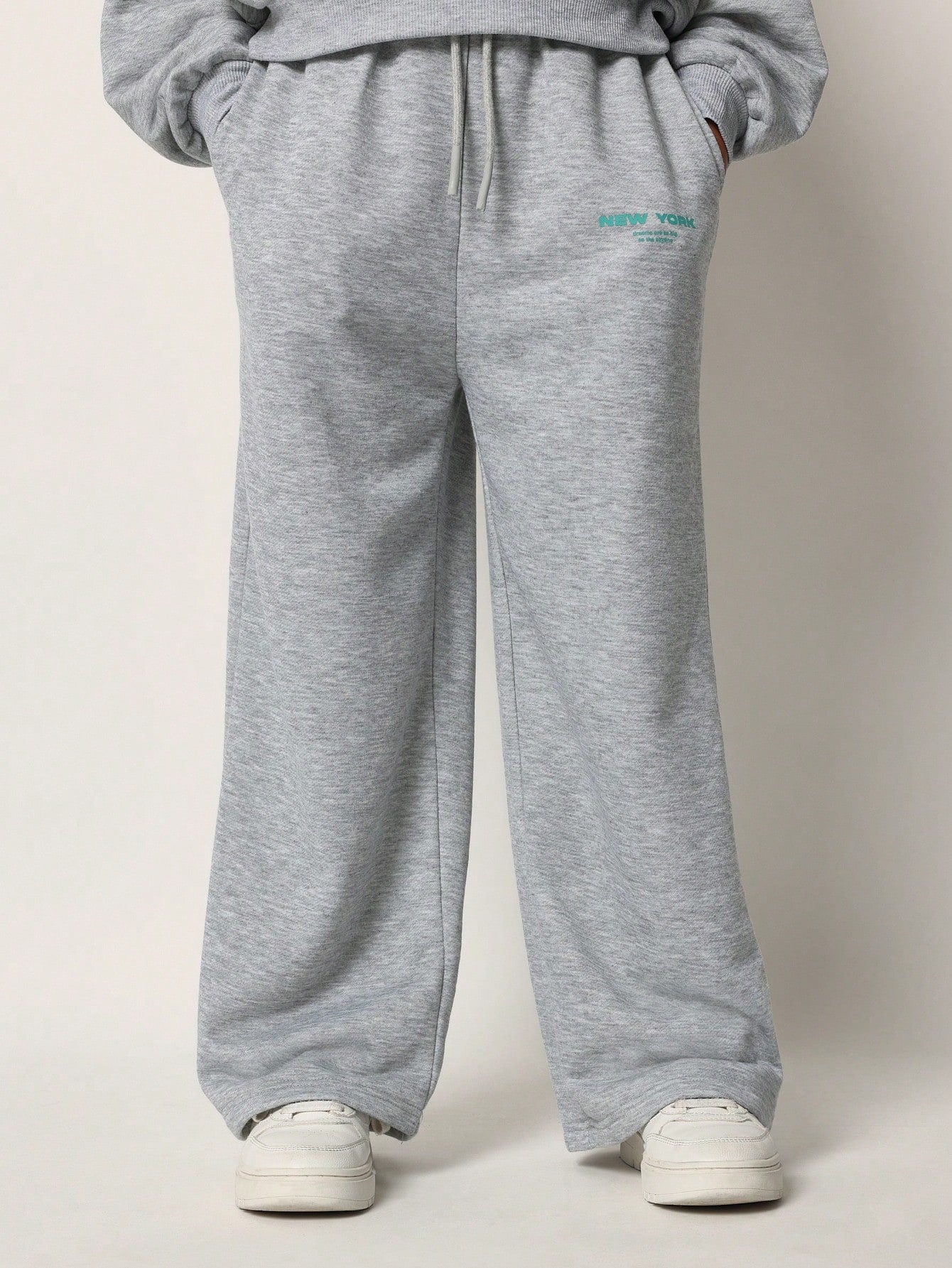 Tween Girls Comfy Essential Crewneck New York Sweatshirt And Straight Fit Sweatpants 2 Piece Set