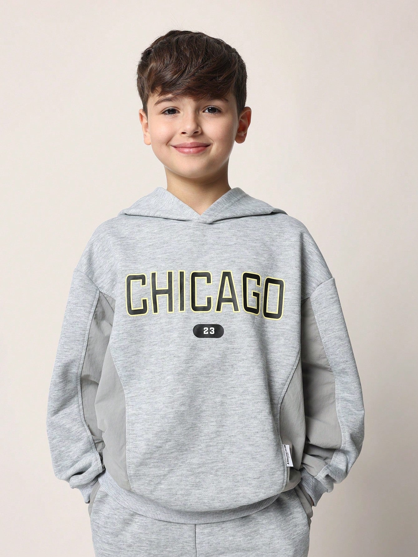 Tween Boys Comfy Regular Fit Overhead Nylon Panels Hoodie With Chicago Graphic Print And Jogger 2 Piece Set