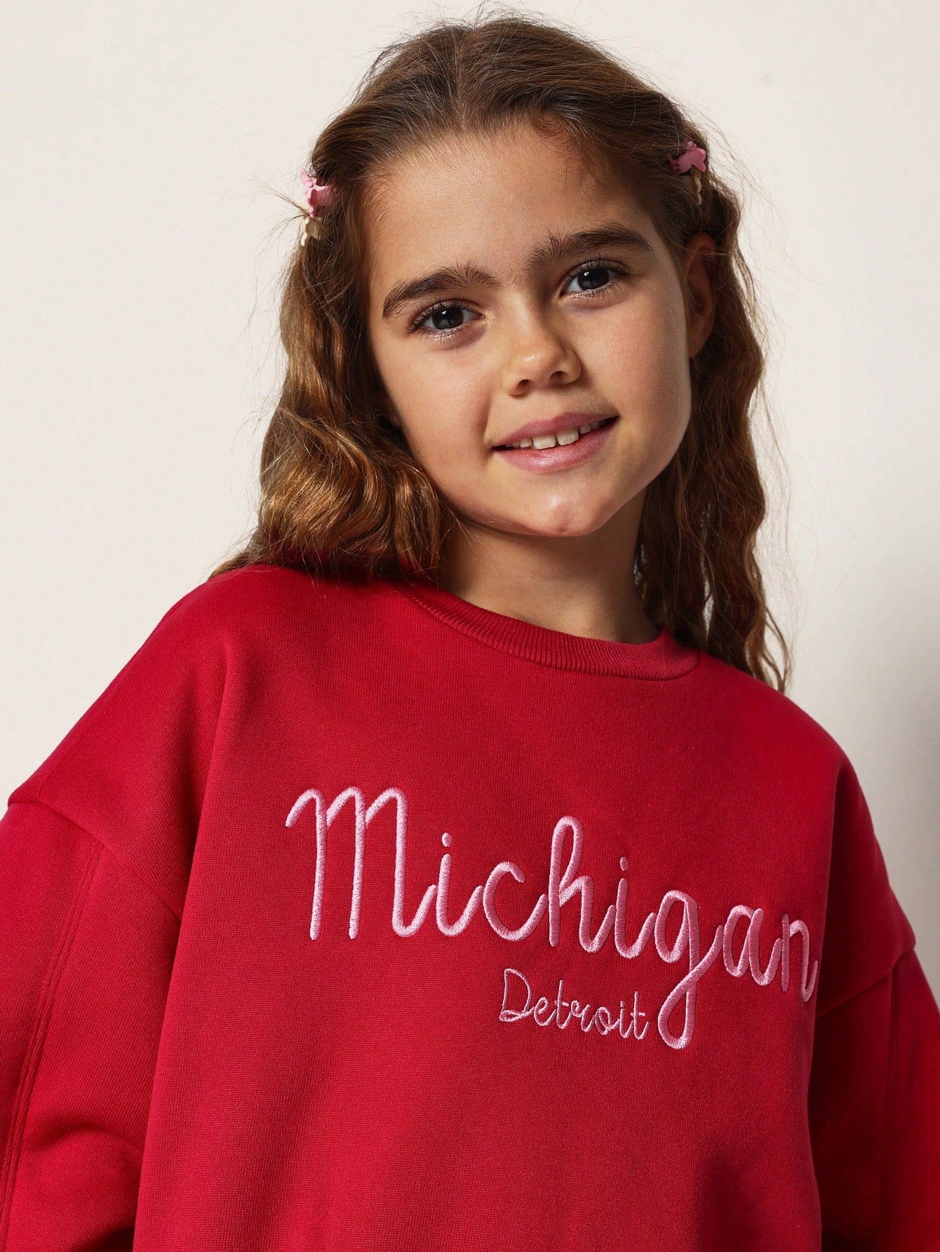 Tween Girls Comfy Regular Fit Red Berry Sweatshirt With Embroidery