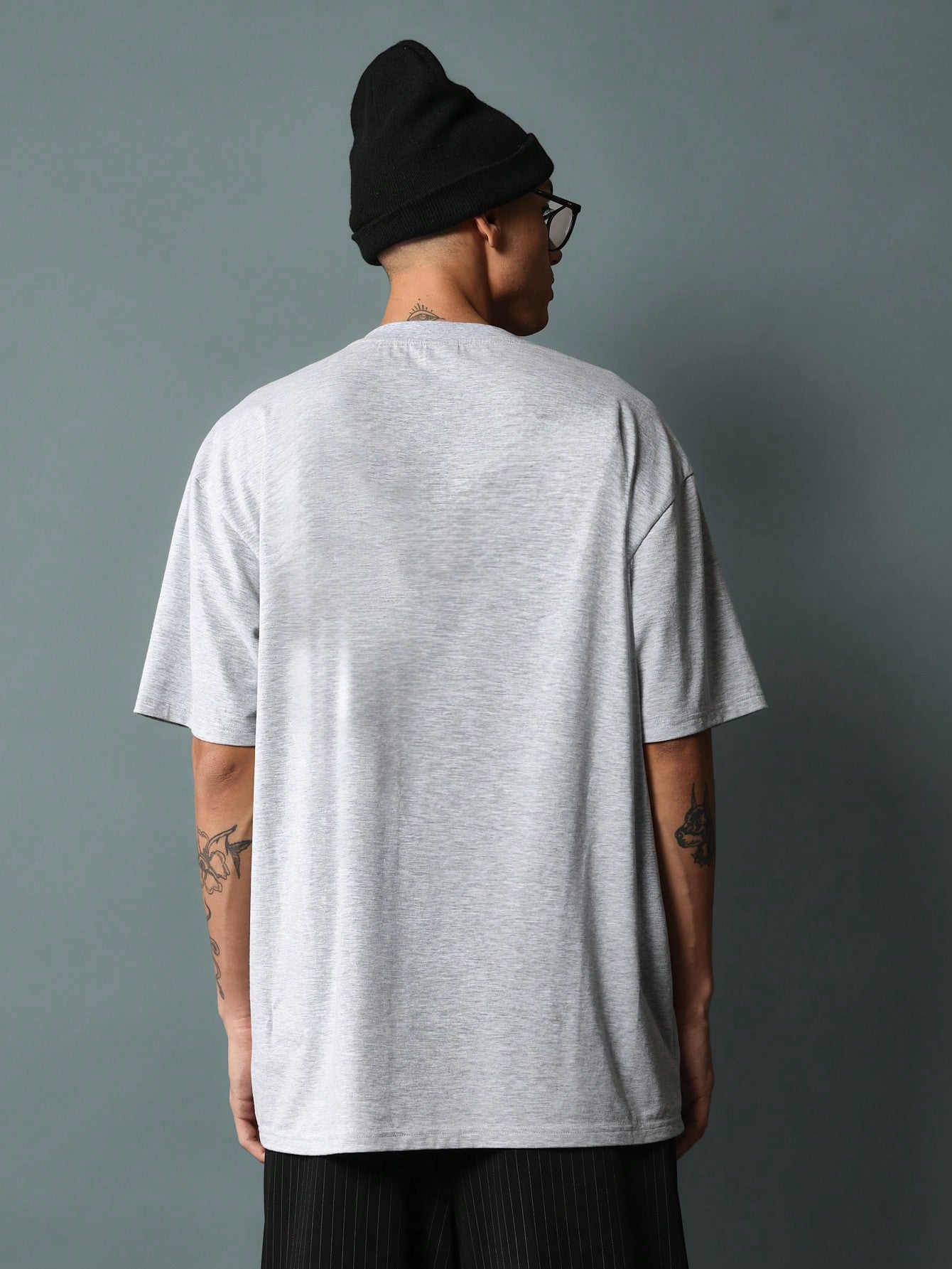 Regular Fit Short Sleeve V-Neck Essential Tee