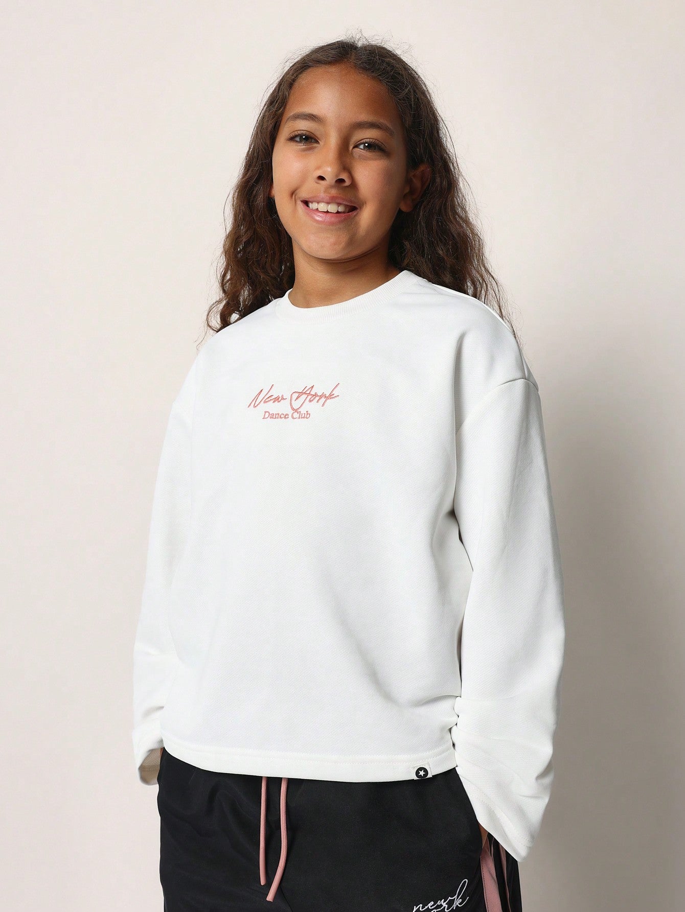 Tween Girls Comfy Regular Fit Long Sleeve Tee With Embroidery Pattern