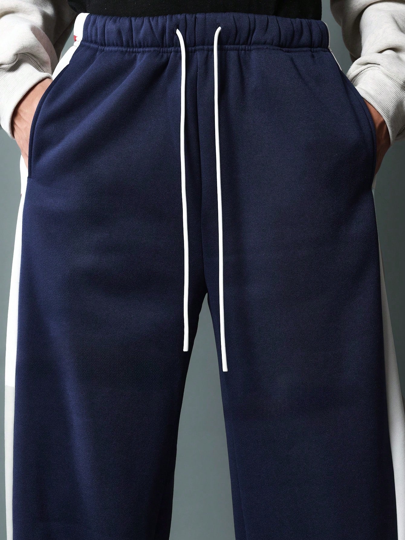 Wide Leg Drop Crotch Sweatpants With Contrast Panel & Star Graphic Print