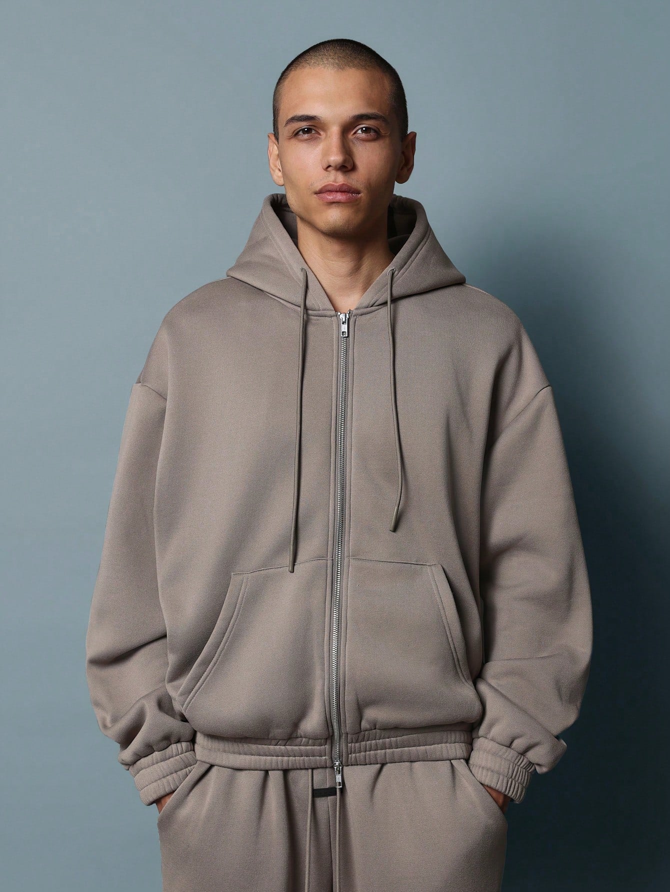 Regular Fit Zip Up Hoodie And Straight Fit Sweatpants With Drawstrings 2 Piece Set