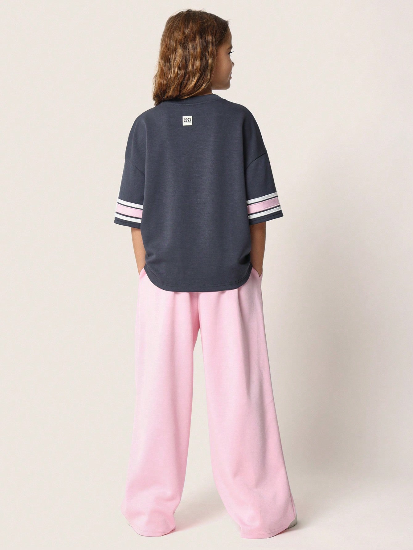 Tween Girls Elbow Sleeve Chicago Graphic Print Tee And Pink Sweatpants With Pleats 2 Piece Set