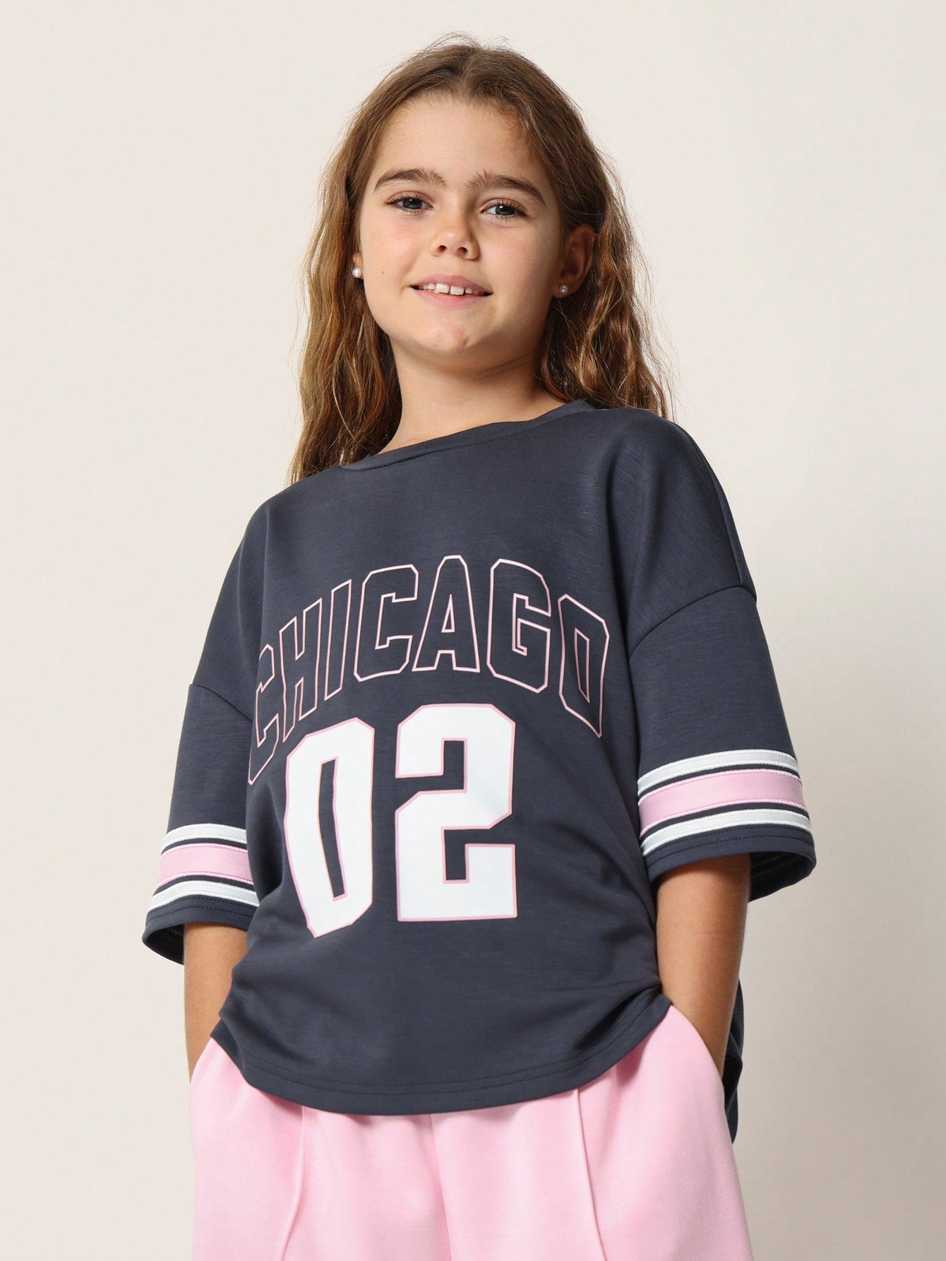 Tween Girls Elbow Sleeve Chicago Graphic Print Tee And Pink Sweatpants With Pleats 2 Piece Set