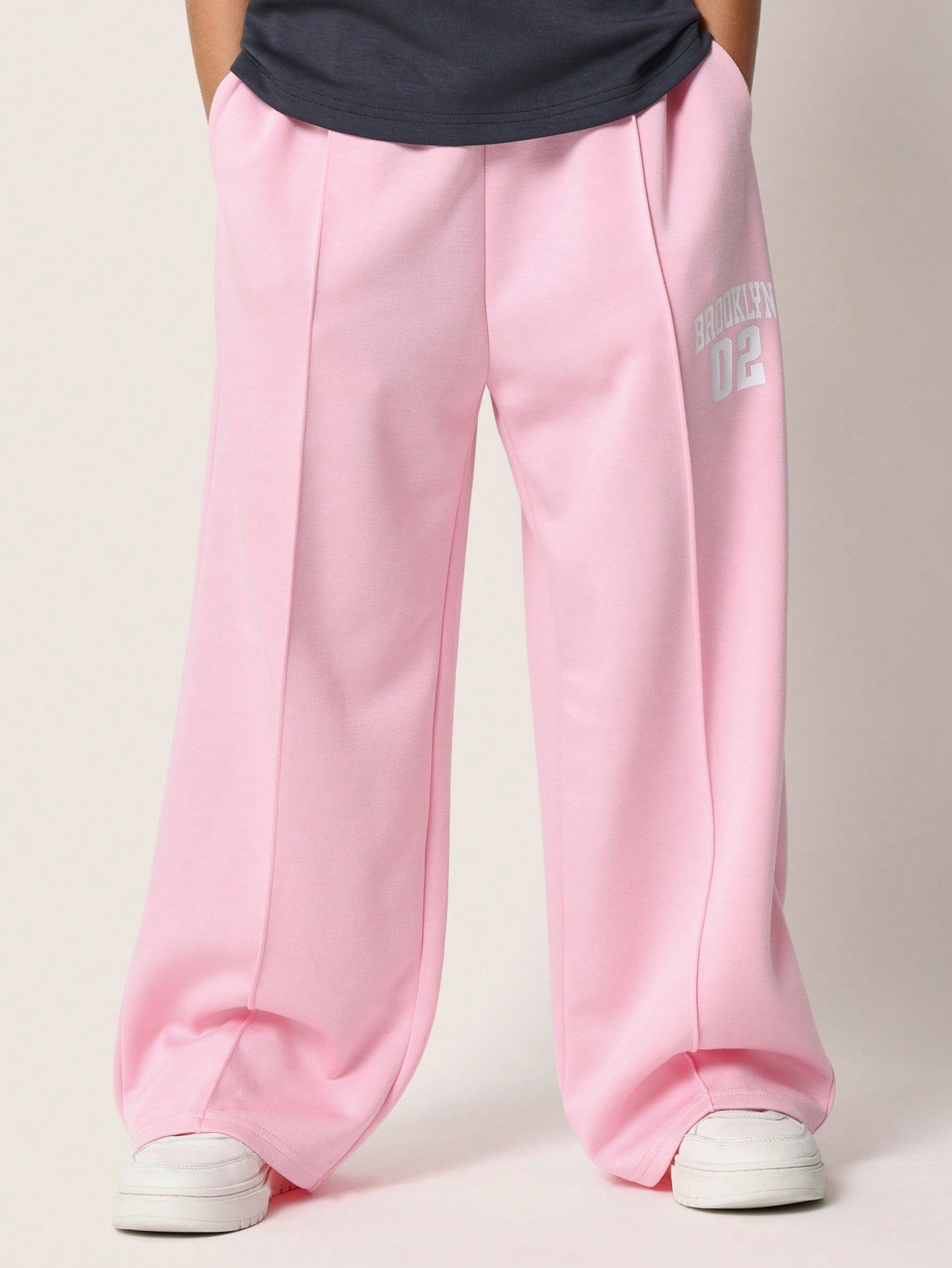 Tween Girls Elbow Sleeve Chicago Graphic Print Tee And Pink Sweatpants With Pleats 2 Piece Set