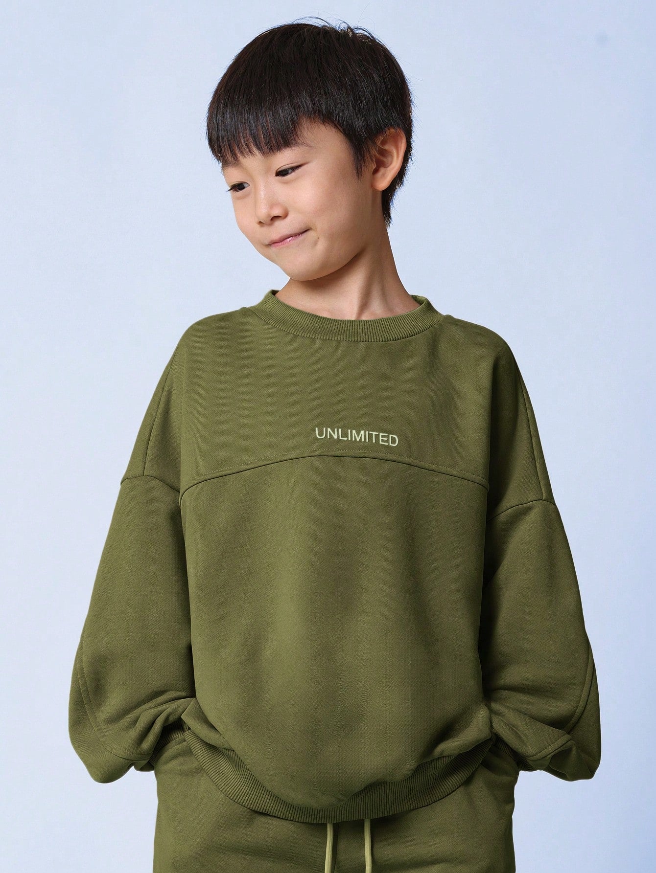 Tween Boys Oversized Sweatshirt And Jogger With Graphic Print