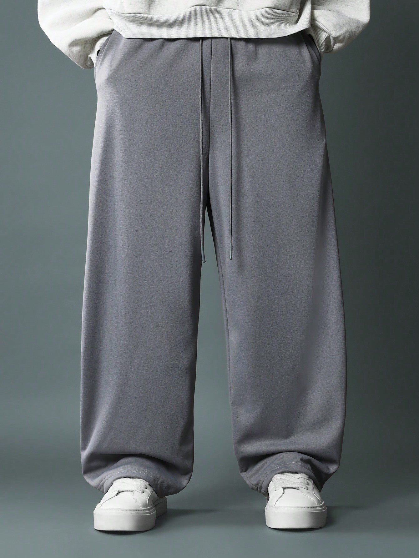 Barrel Fit Sweatpants With Drawstrings