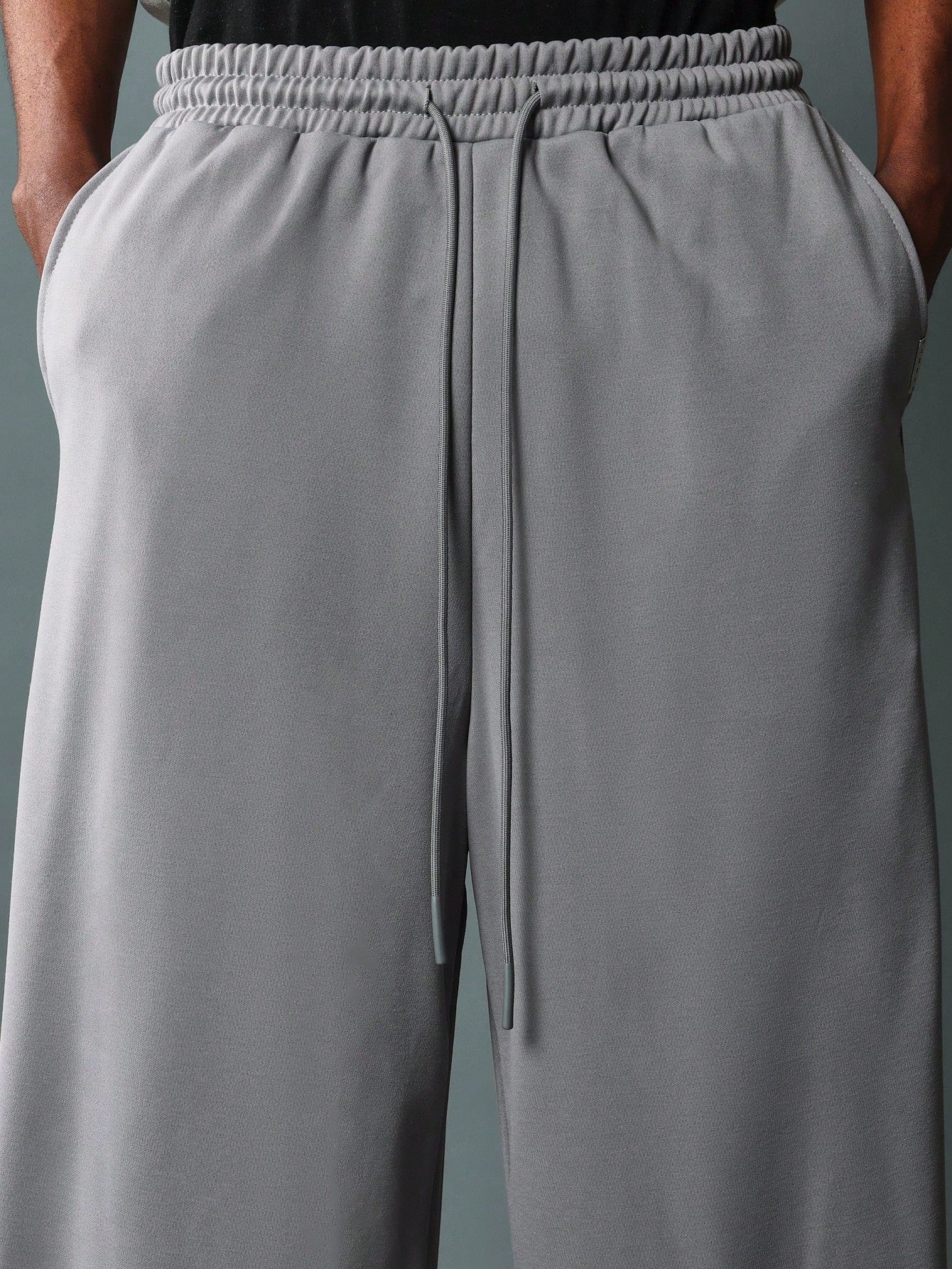 Barrel Fit Sweatpants With Drawstrings