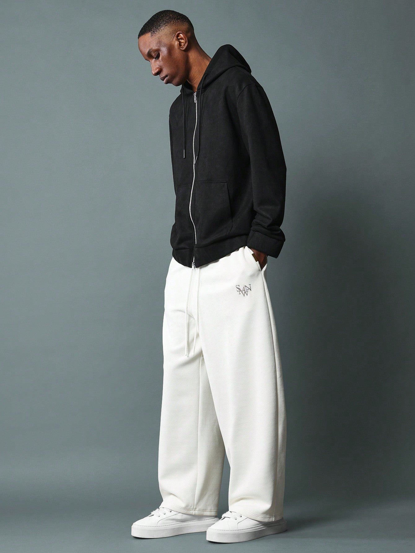 Barrel Fit Textured Sweatpants With Embroidery & Drawstrings