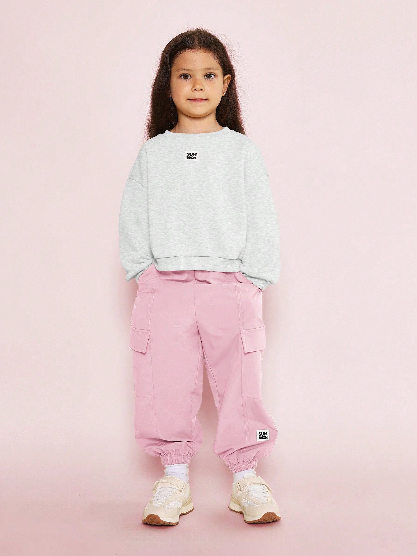 Young Girls Everyday Play Sweatshirt With Cargo Jogger 2 Piece Set With Branded Badge