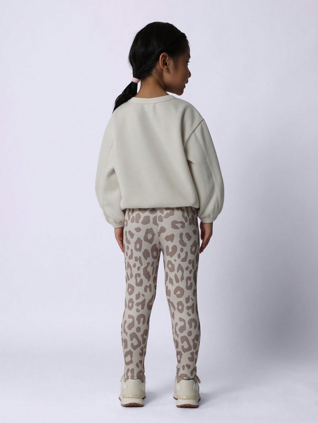 Young Girls Comfy Butterfly Embroidered Sweatshirt And Leopard Printed Legging 2 Piece Set