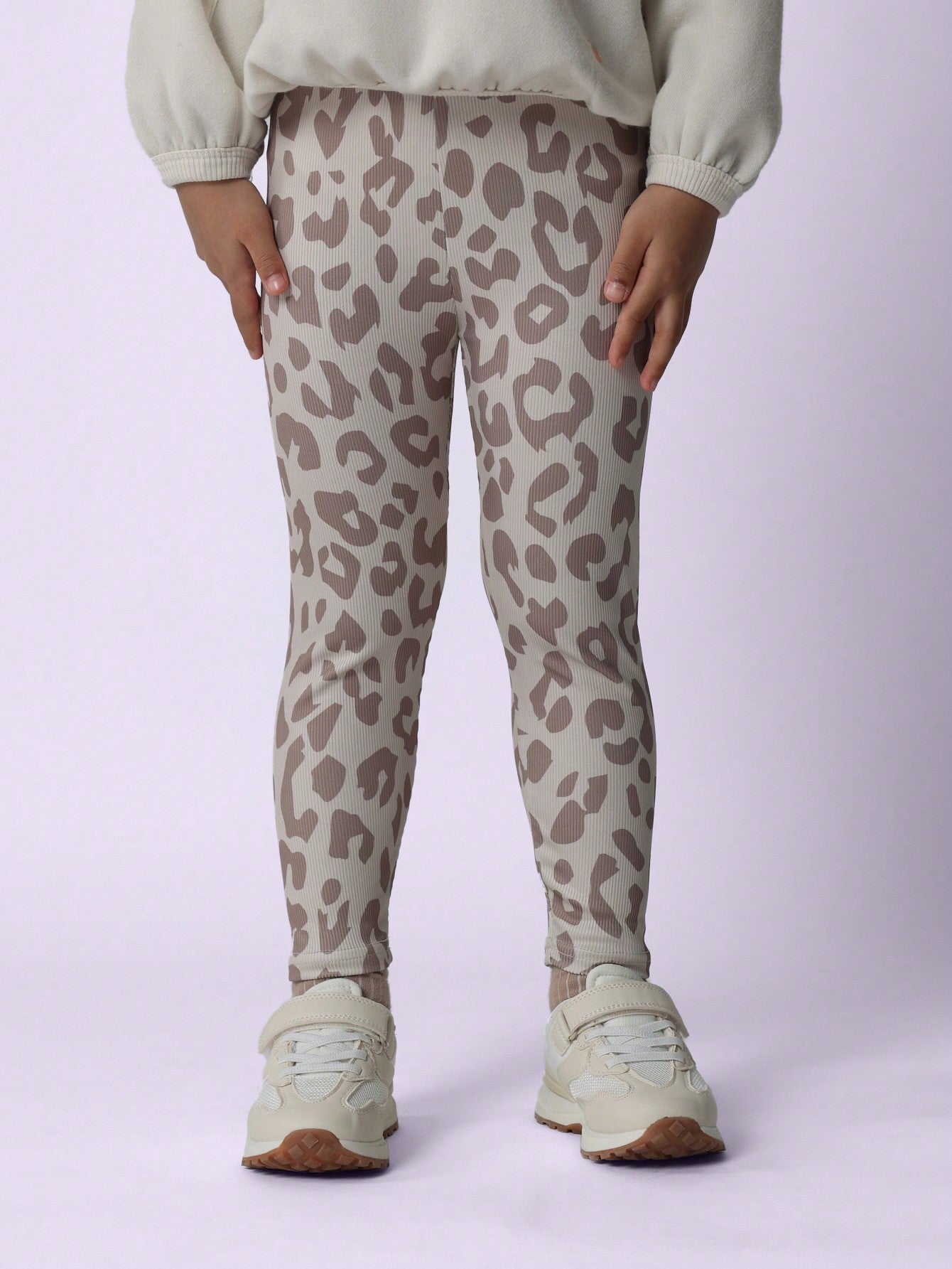 Young Girls Comfy Butterfly Embroidered Sweatshirt And Leopard Printed Legging 2 Piece Set