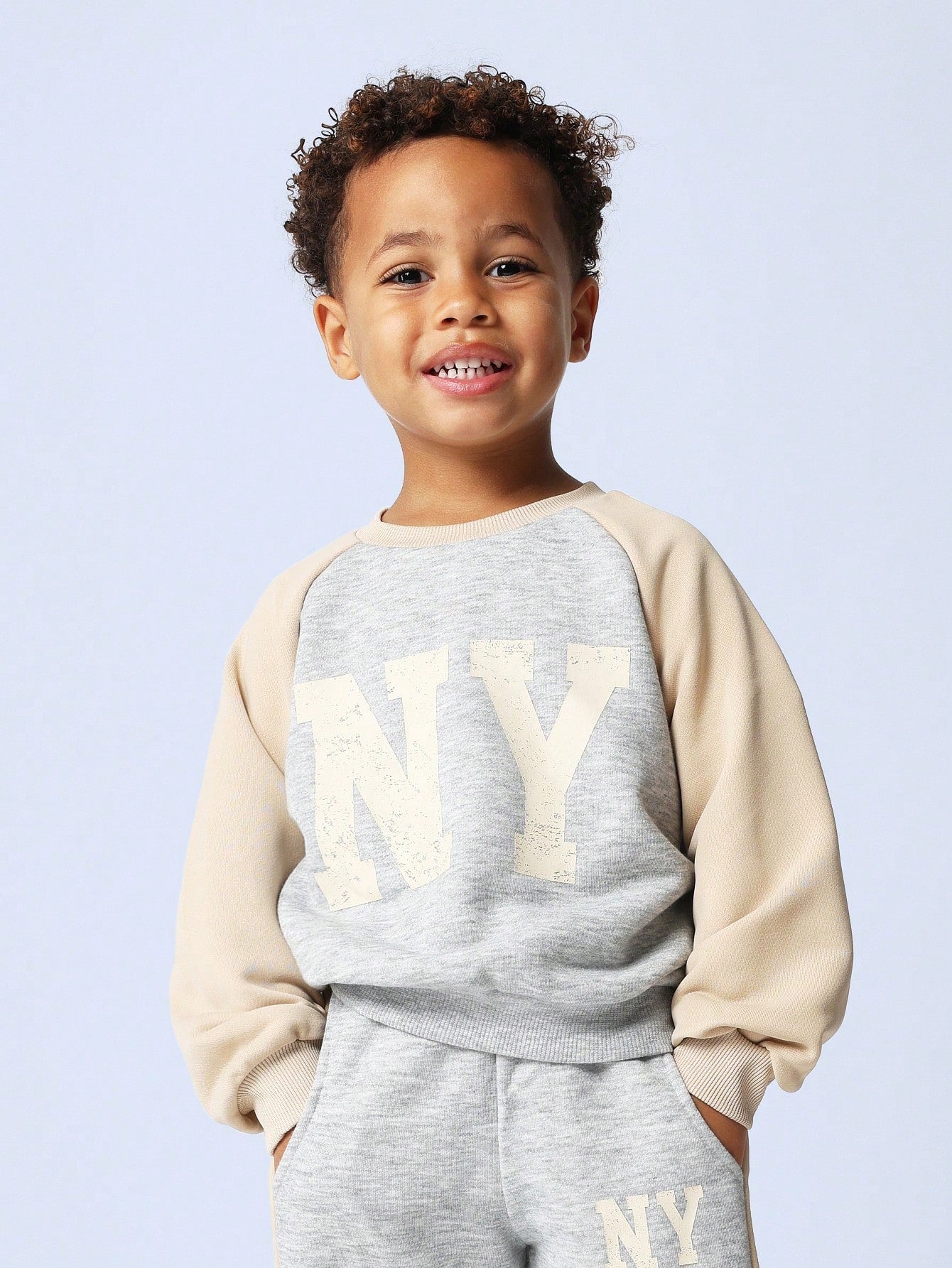 Young Boys Comfy Contrast Panel Raglan Sweatshirt And Jogger With NY Graphic Print 2 Piece Set