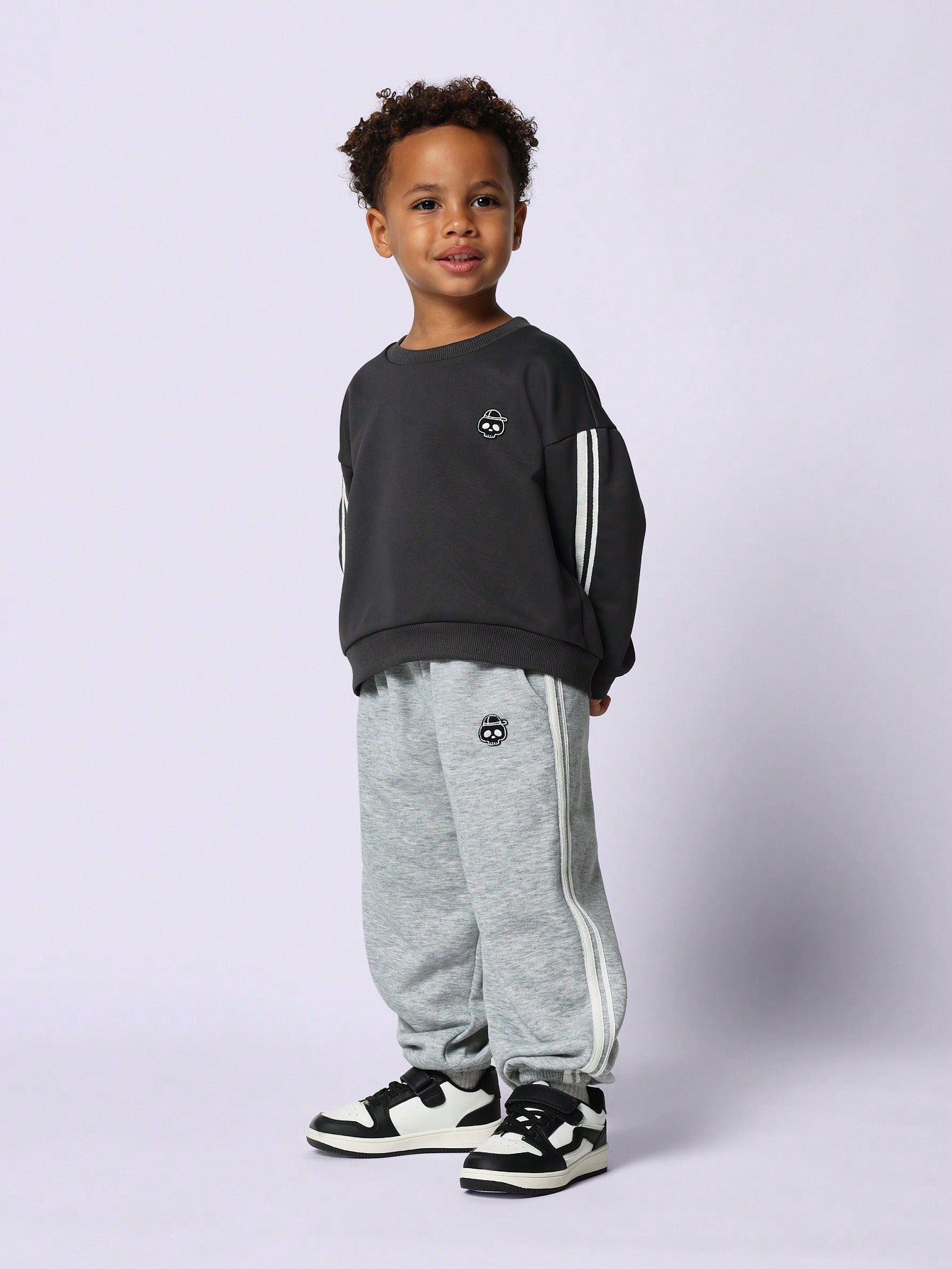 Young Boys Crewneck Set With Stripe