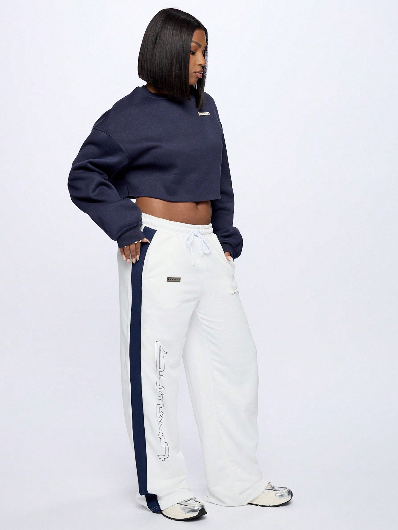 SUMWON WOMEN Contrast Side Stripe Wide Leg Sweatpants