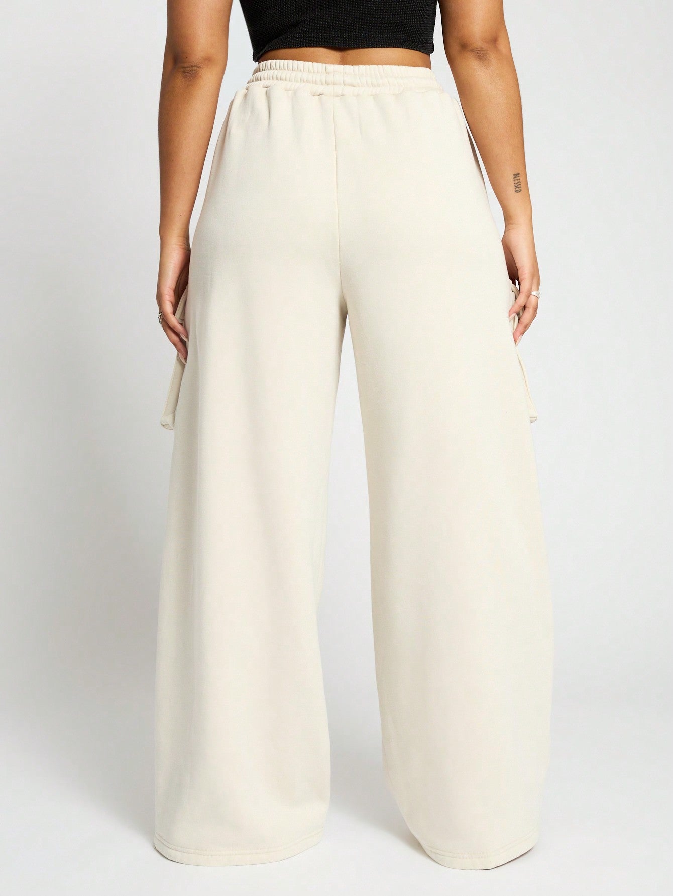 SUMWON WOMEN Wide Leg Cargo Jogger