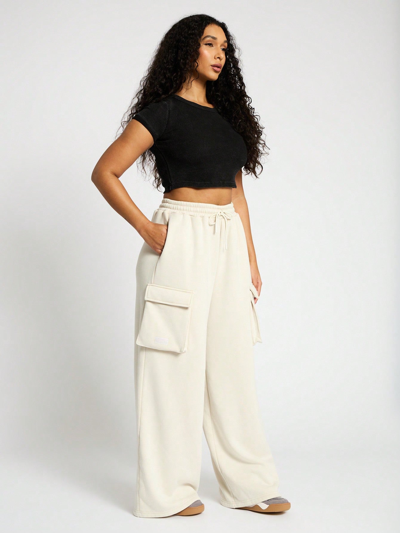 SUMWON WOMEN Wide Leg Cargo Jogger