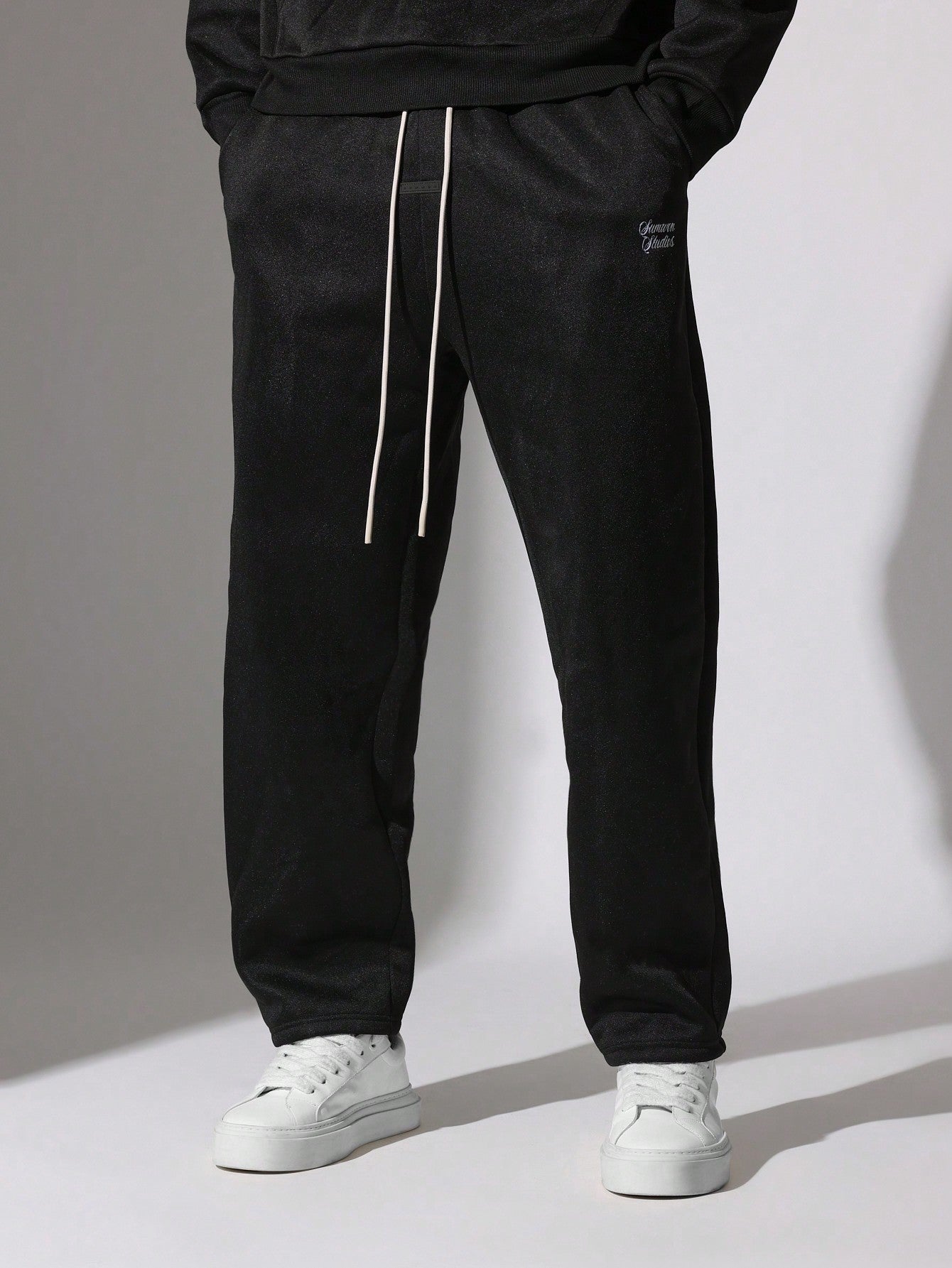 Regular Fit Overhead Hoodie And Straight Fit Sweatpants With Small Graphic Print & Drawstrings 2 Piece Set