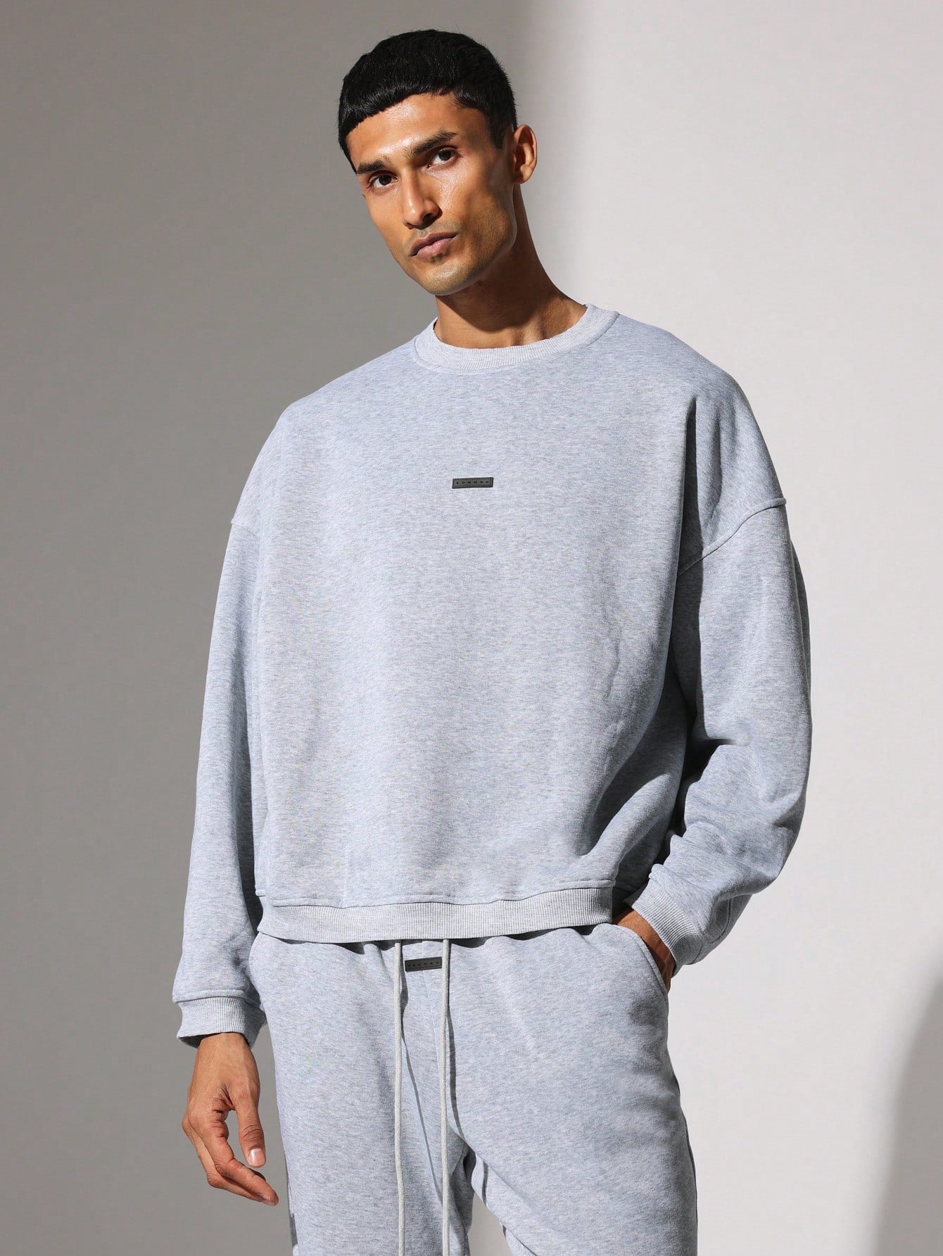 Oversized Fit Vintage Crew Neck Sweatshirt And Flare Fit Sweatpants With Silicon Badge 2 Piece Set