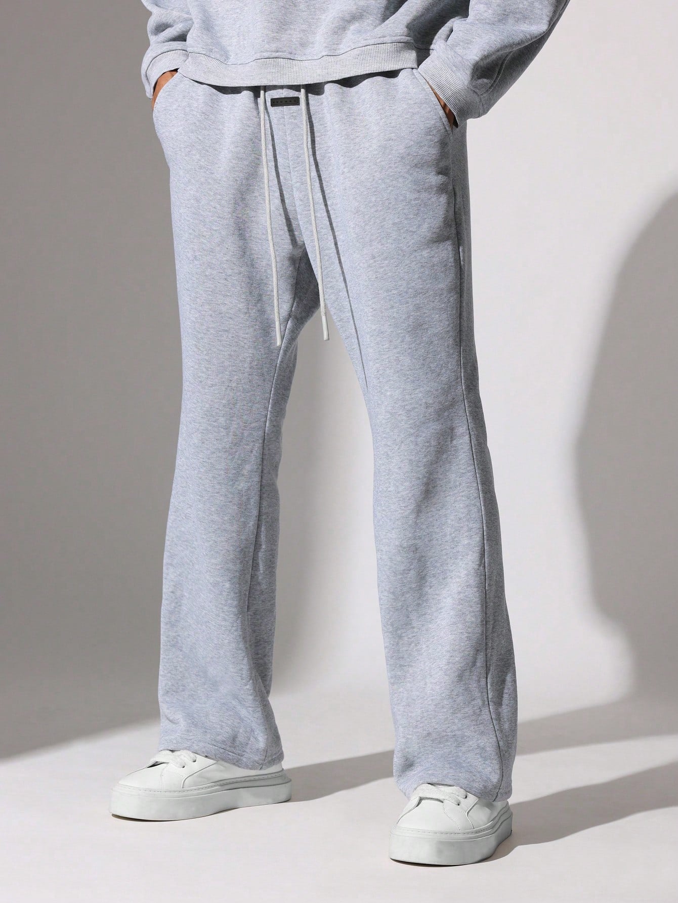 Oversized Fit Vintage Crew Neck Sweatshirt And Flare Fit Sweatpants With Silicon Badge 2 Piece Set